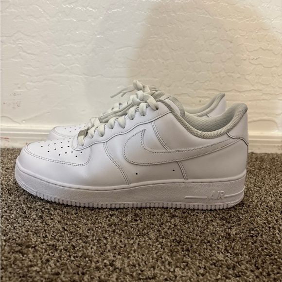 Size 10 - Air Force 1 White - Picture 8 of 12